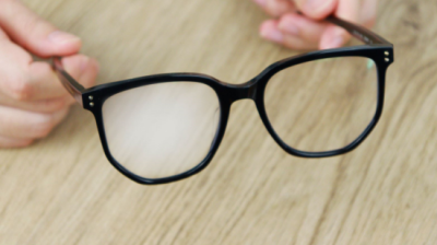 ​眼镜防雾小妙招，方法简单，能解决很多人困扰的问题